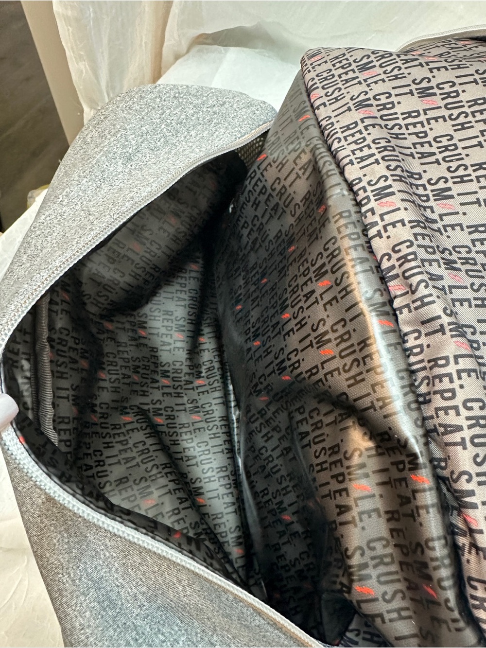 Stella & Dot Large Light Camo Backpack Inspirational Lining - Picture 6 of 8